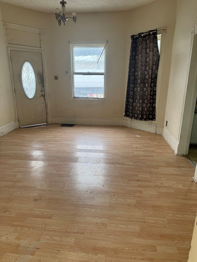 916 W Front St, Bloomington, IL 61701 - photo 7