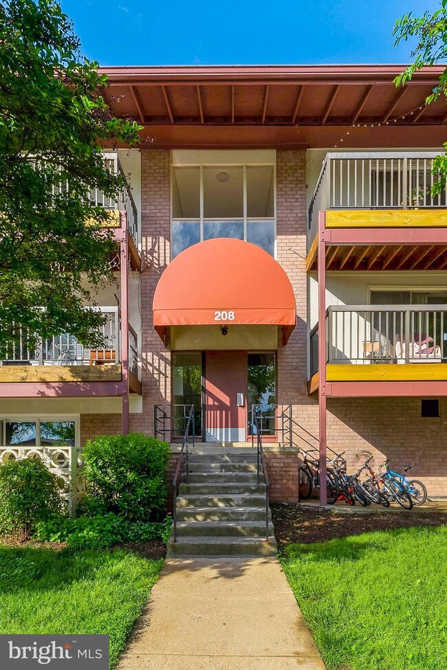 208 Park Terrace Ct SE unit 45, Vienna, VA 22180 - photo 3