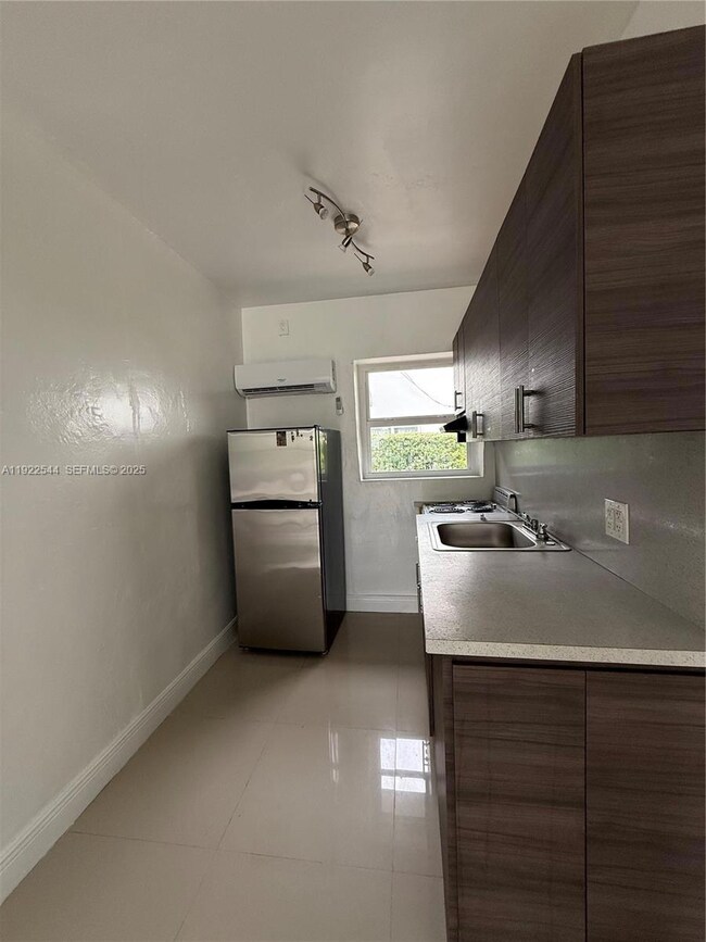 551 NE 61st St unit 2, Miami, FL 33137 - photo 5