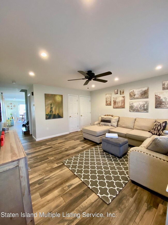 270 Malvine Ave, Staten Island, NY 10309 - photo 7