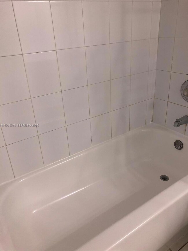 9360 Fontainebleau Blvd unit D308, Miami, FL 33172 - photo 6