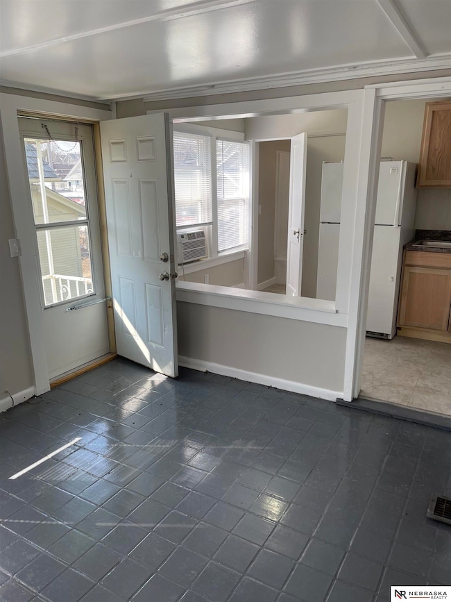 1322 S 24th St, Omaha, NE 68108 - photo 2