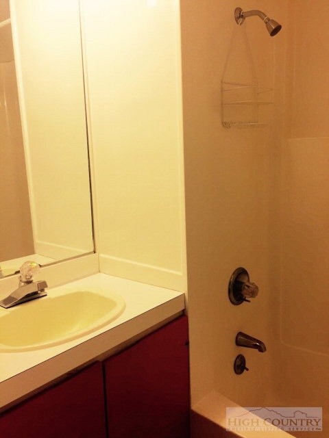 FULL BATH #2