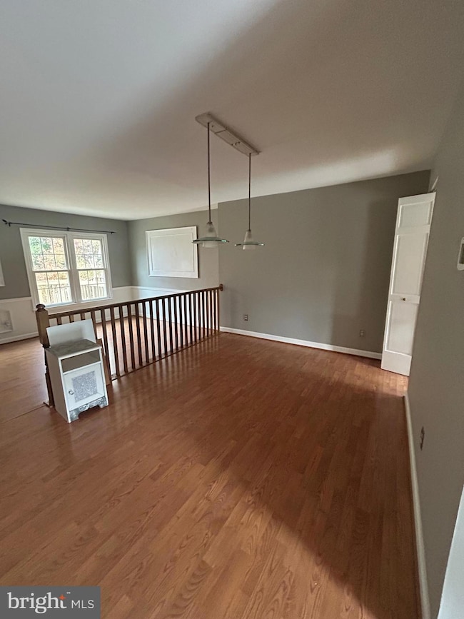 14618 Cambridge Cir, Laurel, MD 20707 - photo 5