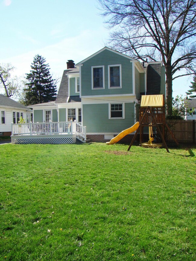 (4)House back 3 BH