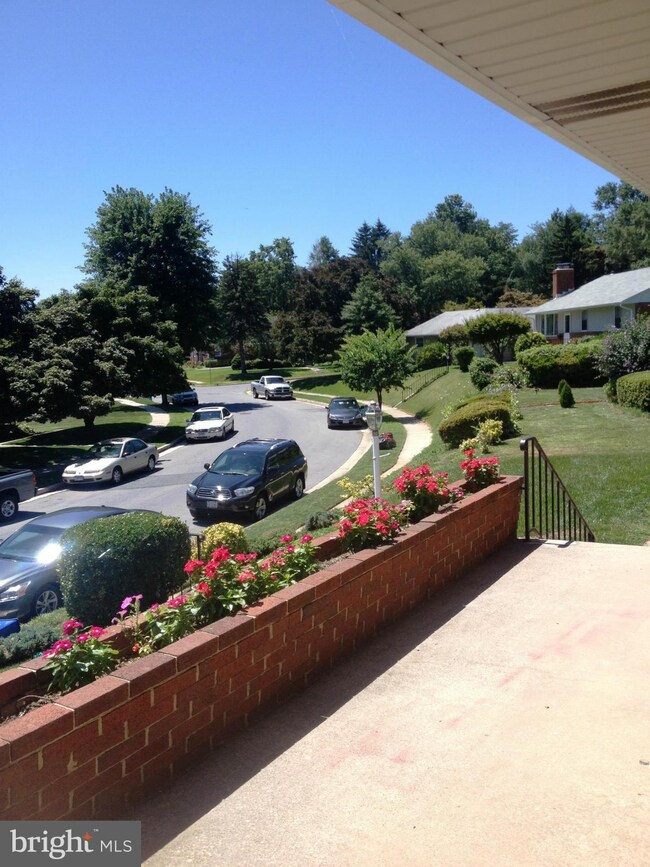 6806 Collinsdale Rd, Parkville, MD 21234 - photo 5