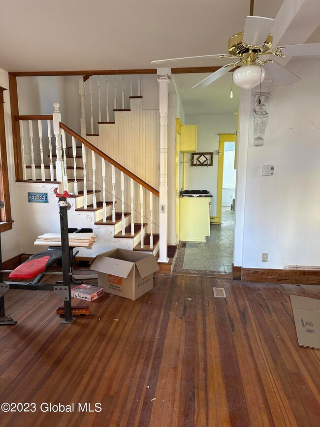 51 Wyllie St, Schenectady, NY 12307 - photo 4