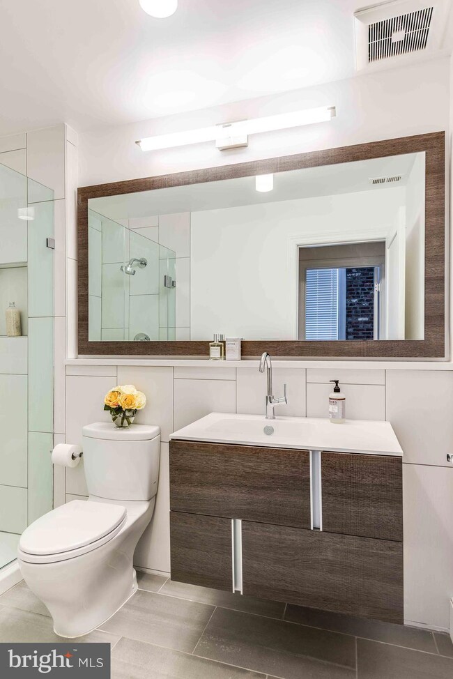 1252 Wisconsin Ave NW unit 202, Washington, DC 20007 - photo 6