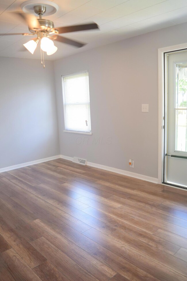 257 N Kellner Rd, Columbus, OH 43209 - photo 4