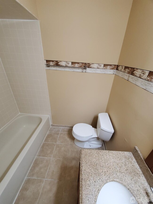 207 Green Hollow Dr unit 207, Iselin, NJ 08830 - photo 4
