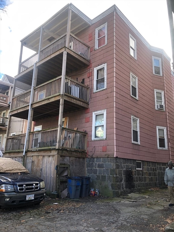 10 Hosmer St, Mattapan, MA 02126 - photo 4