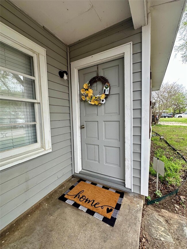 607 Bluebonnet Dr, Hurst, TX 76053 - photo 2