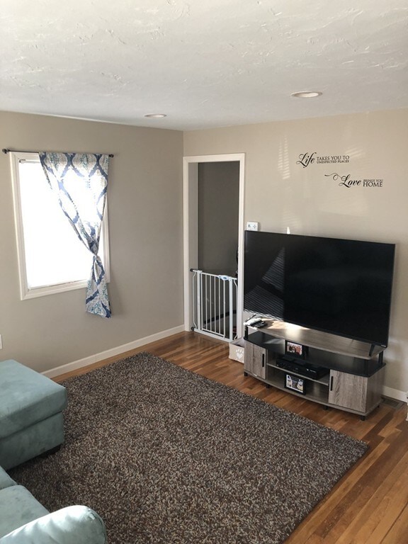 115 Sunderland Rd, Worcester, MA 01604 - photo 3