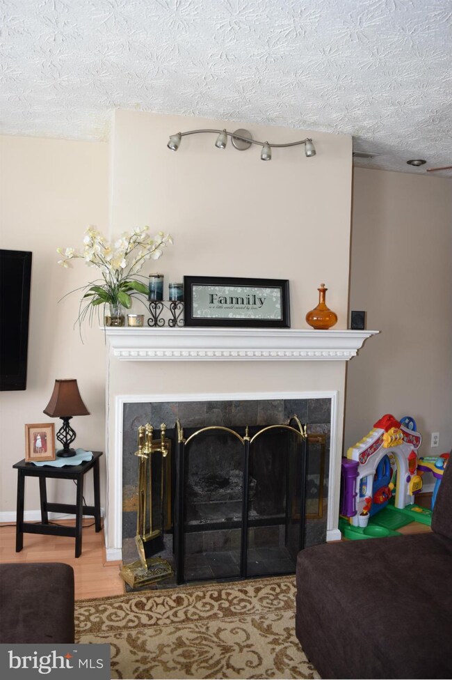 18617 Winding Creek Place, Germantown, MD 20874 - photo 5