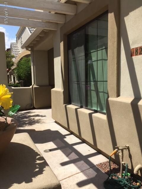 Front Courtyard 1-1