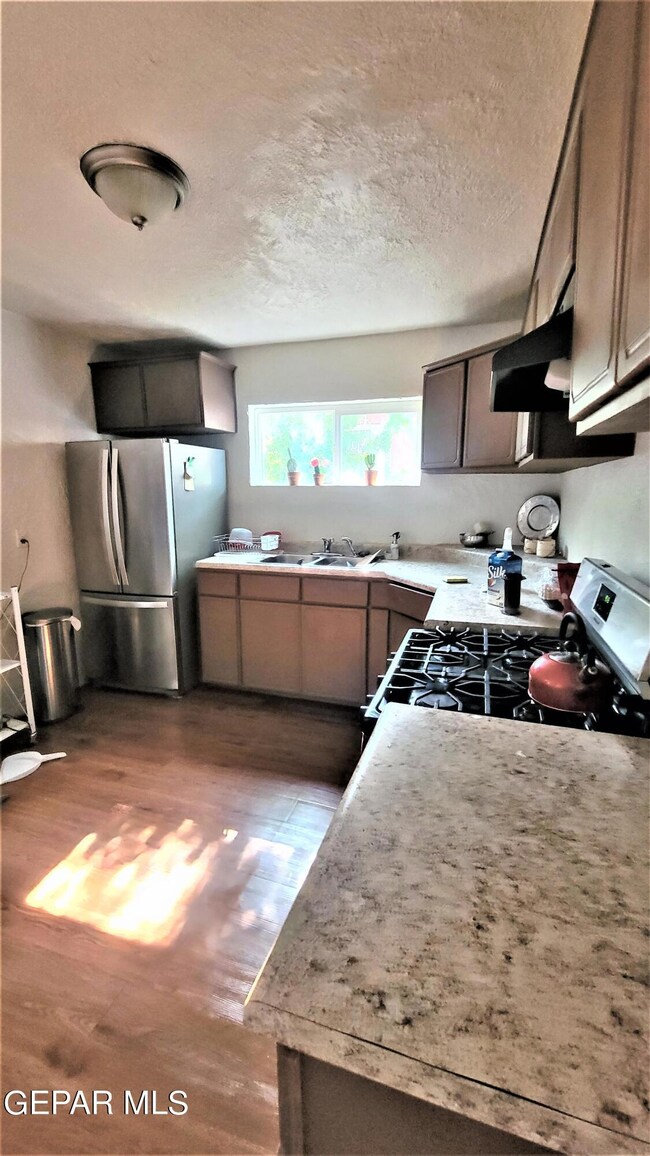 3015 Louisville Ave, El Paso, TX 79930 - photo 7