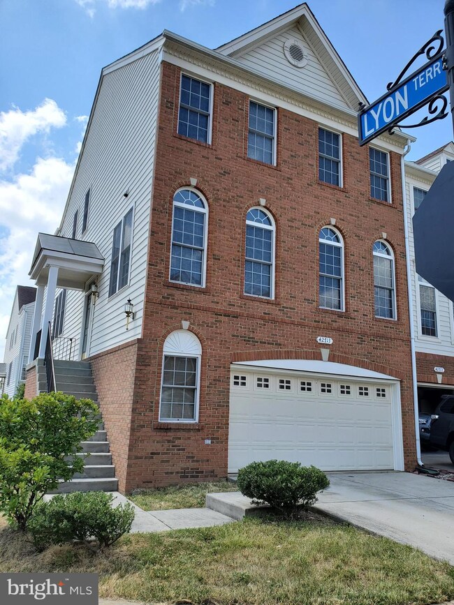 42713 Sandman Terrace, Chantilly, VA 20152 - photo 3