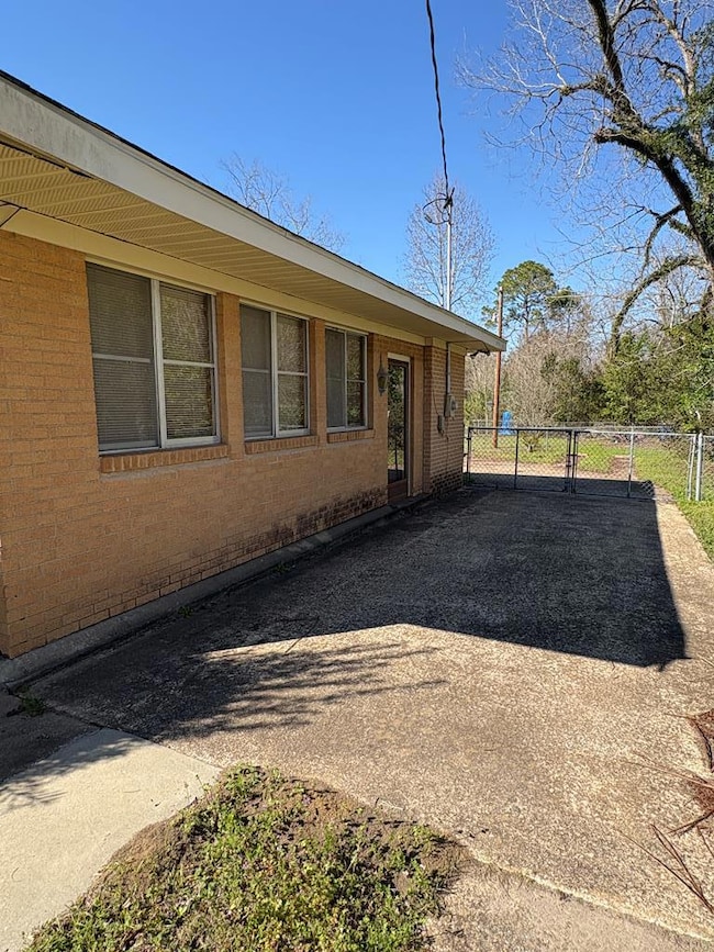 570 E Pine St, Colquitt, GA 39837 - photo 4