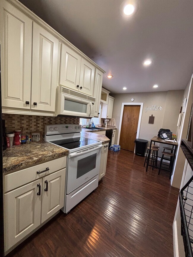 316 W 5th St, Larned, KS 67550 - photo 5