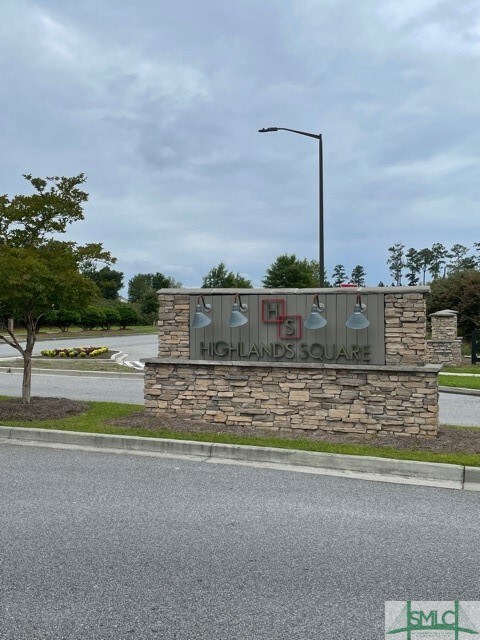 Highland Square Gate
