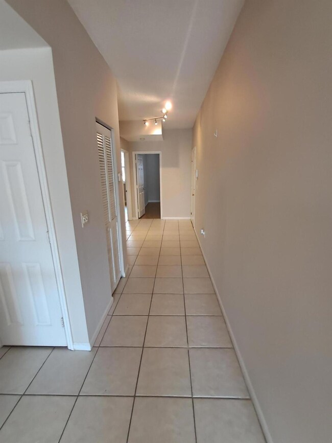 2100 Greenview Shores Blvd unit 510, Wellington, FL 33414 - photo 7