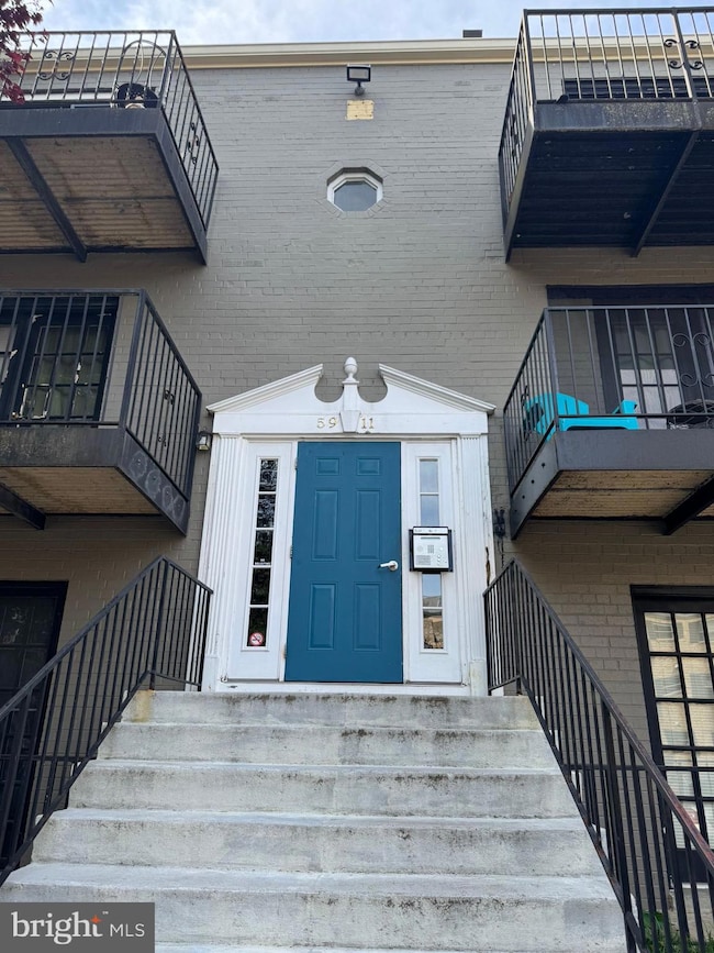 5911 Quantrell Ave unit 204, Alexandria, VA 22312 - photo 2