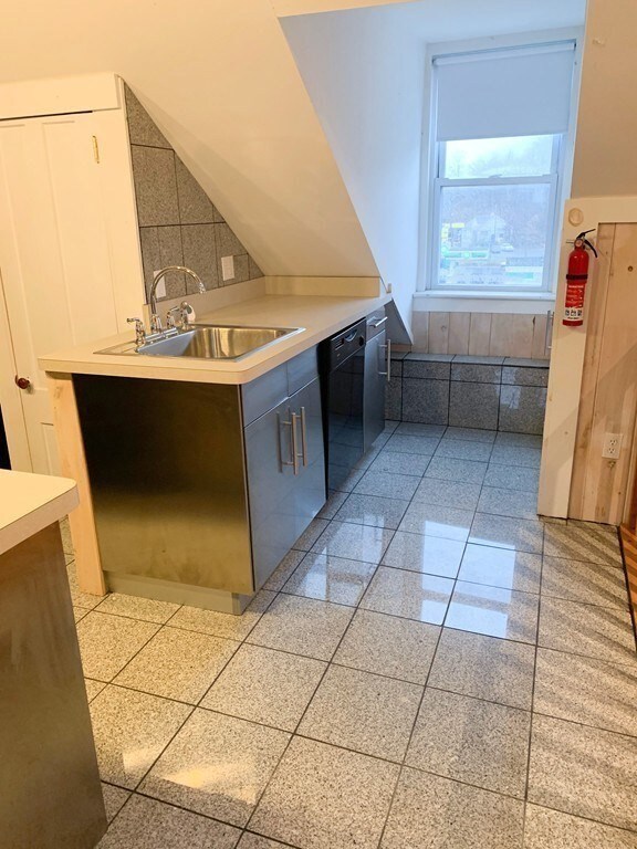 111 Main St unit 3, Upton, MA 01568 - photo 6