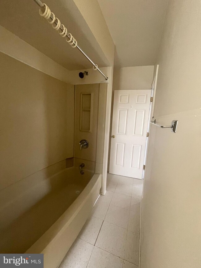 452 W 1st St unit 5, Birdsboro, PA 19508 - photo 3