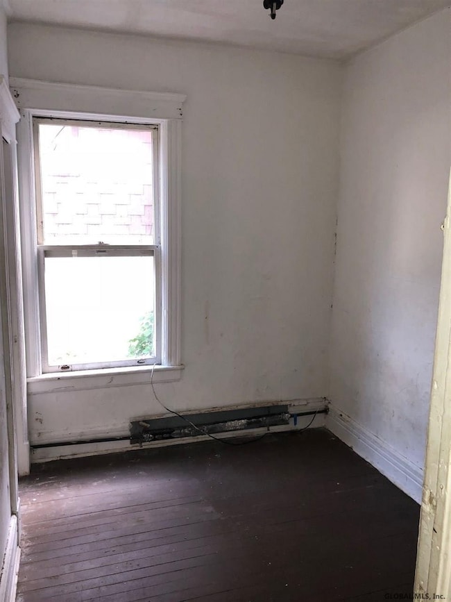 52 Benjamin St, Albany, NY 12202 - photo 5