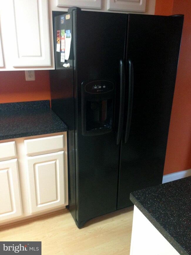 965 Circle Dr, Halethorpe, MD 21227 - photo 6