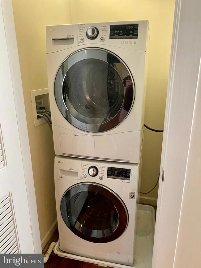 409 N Howard St unit 302, Baltimore, MD 21201 - photo 6