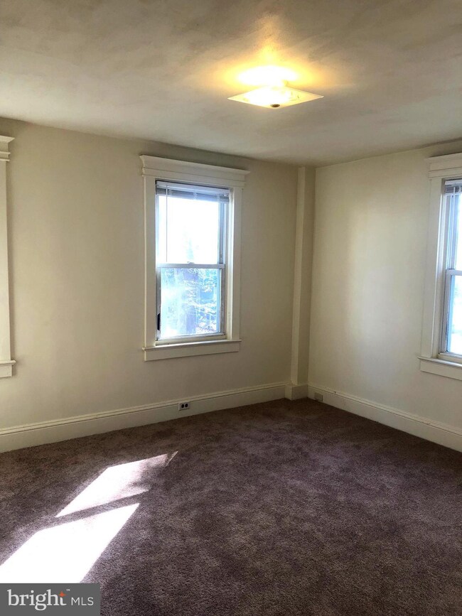 38 Oak Ln, Ewing, NJ 08618 - photo 6