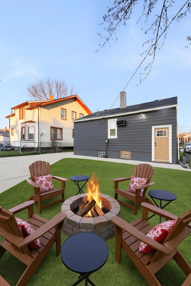 23039 Cushing Ave, Eastpointe, MI 48021 - photo 3