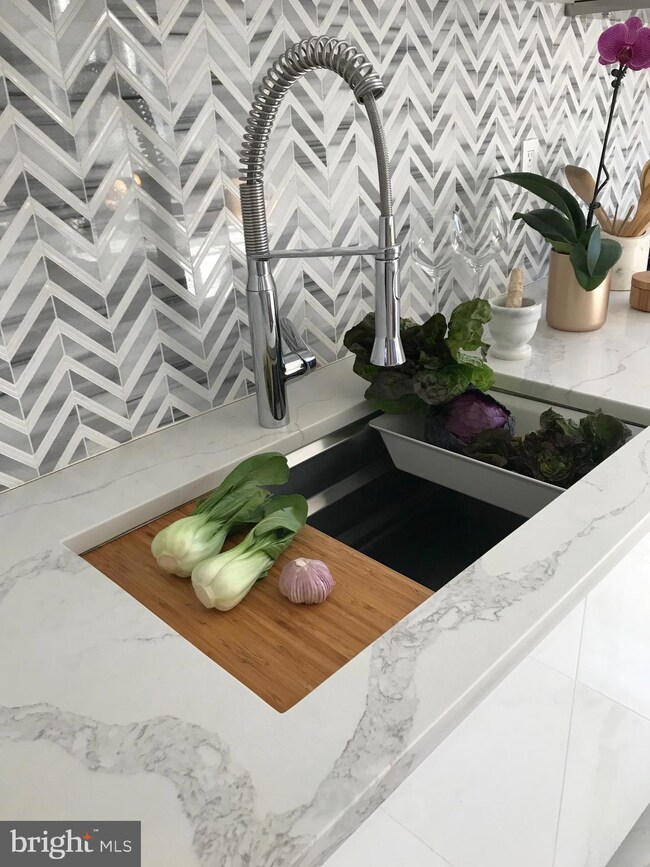 11509 Maple Ridge Rd, Reston, VA 20190 - photo 7