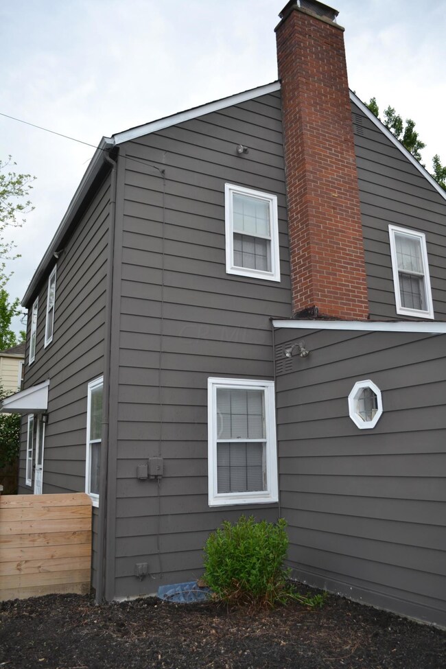 Exterior Side/Rear
