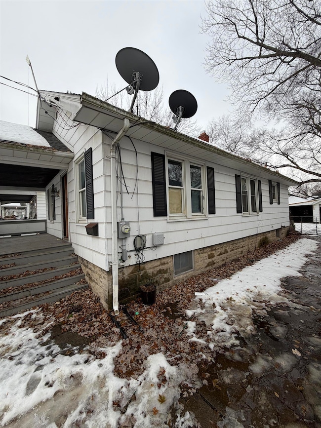 1202 Hughes Ave, Flint, MI 48503 - photo 2