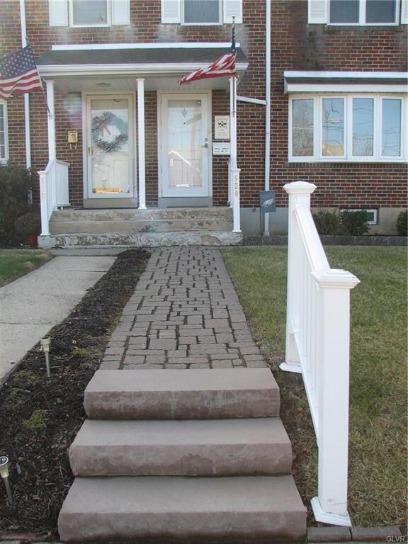 520 N 3rd St, Emmaus, PA 18049 - photo 3