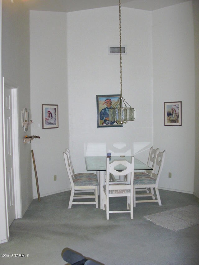 10664-dining rm