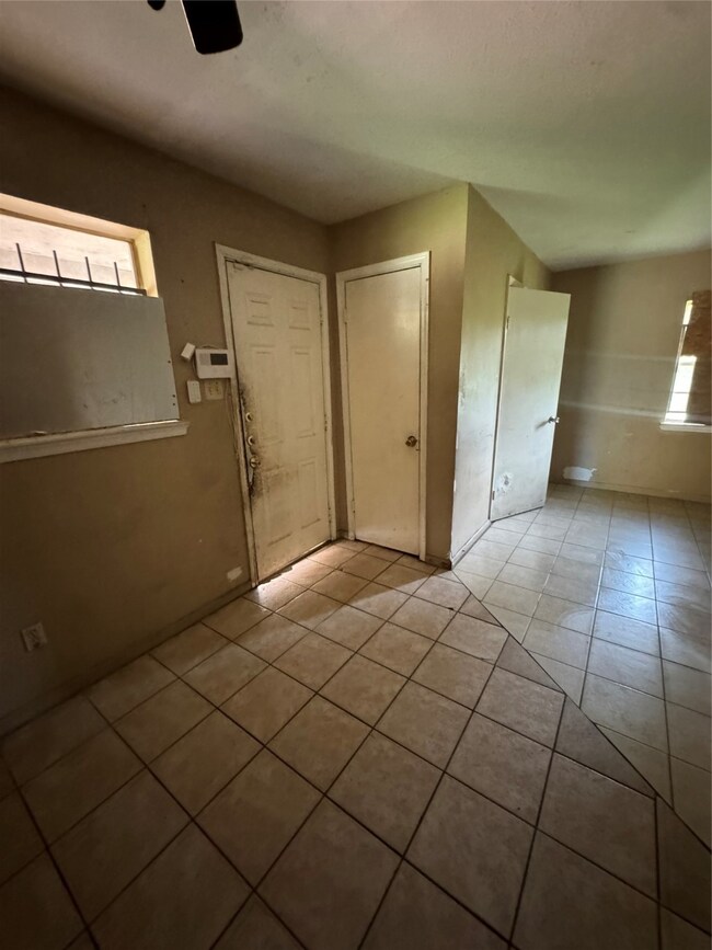 11018 Dalebrook Dr, Houston, TX 77016 - photo 6