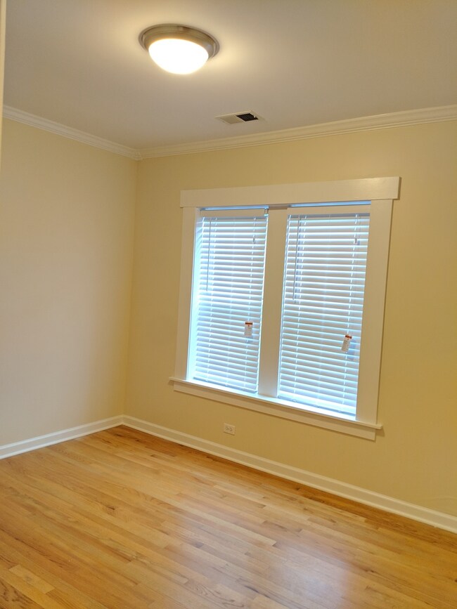 6458 N Fairfield Ave unit 3, Chicago, IL 60645 - photo 2