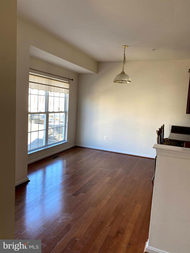 1303 Ring Bill Loop, Upper Marlboro, MD 20774 - photo 3