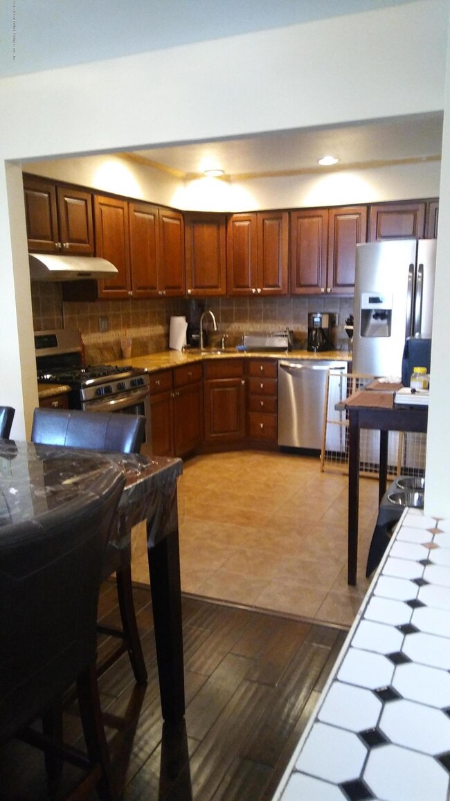 26A Croft Ct, Staten Island, NY 10306 - photo 7