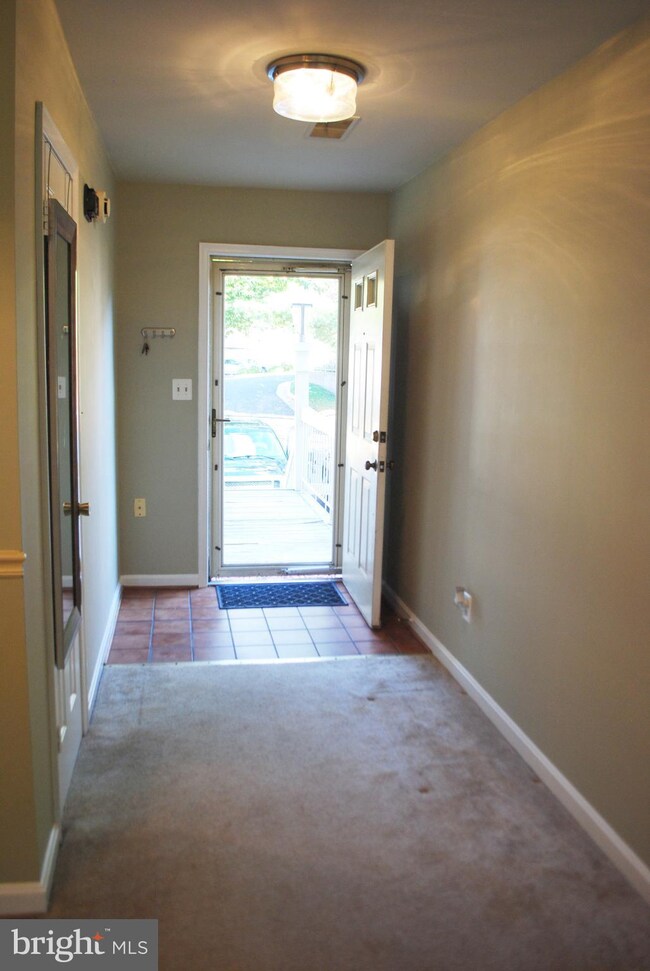 11258 Harbor Ct unit 11258, Reston, VA 20191 - photo 2