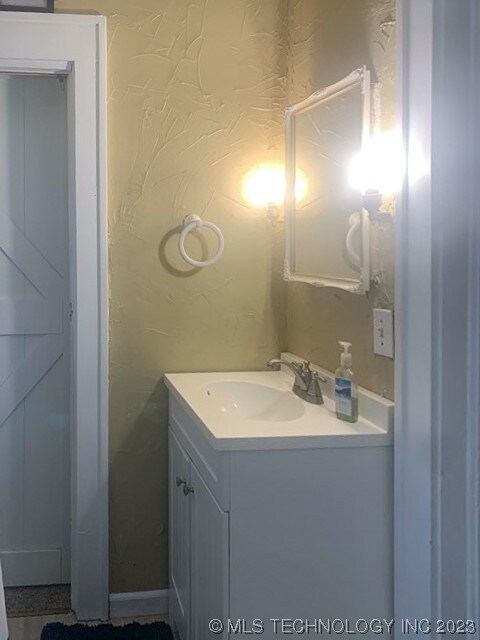 517 E 15th St, Okmulgee, OK 74447 - photo 7