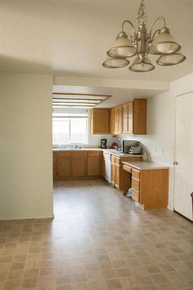 7924 Isabella Way, White City, OR 97503 - photo 4