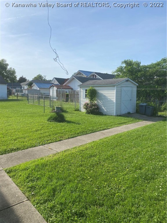 1306 Lightner Ave, Dunbar, WV 25064 - photo 6