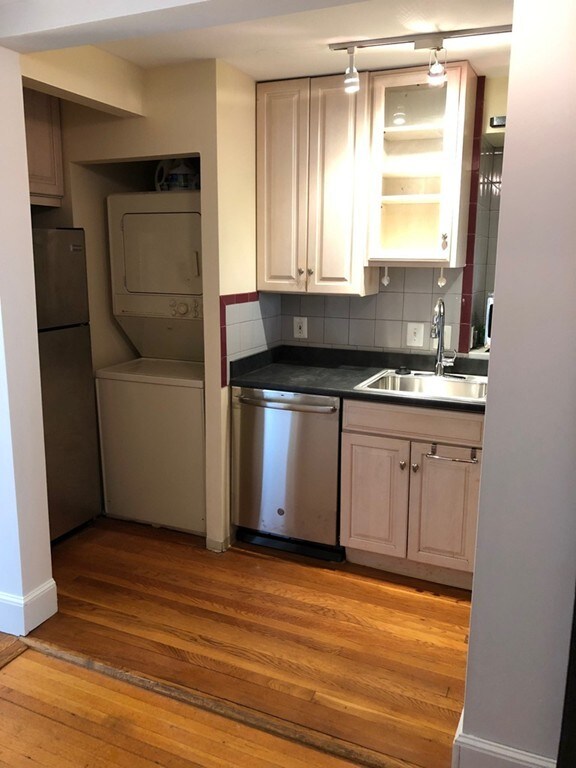 1493 Beacon St unit 2, Brookline, MA 02446 - photo 6