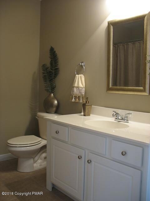 1950 Route 611 unit 219, Swiftwater, PA 18370 - photo 7