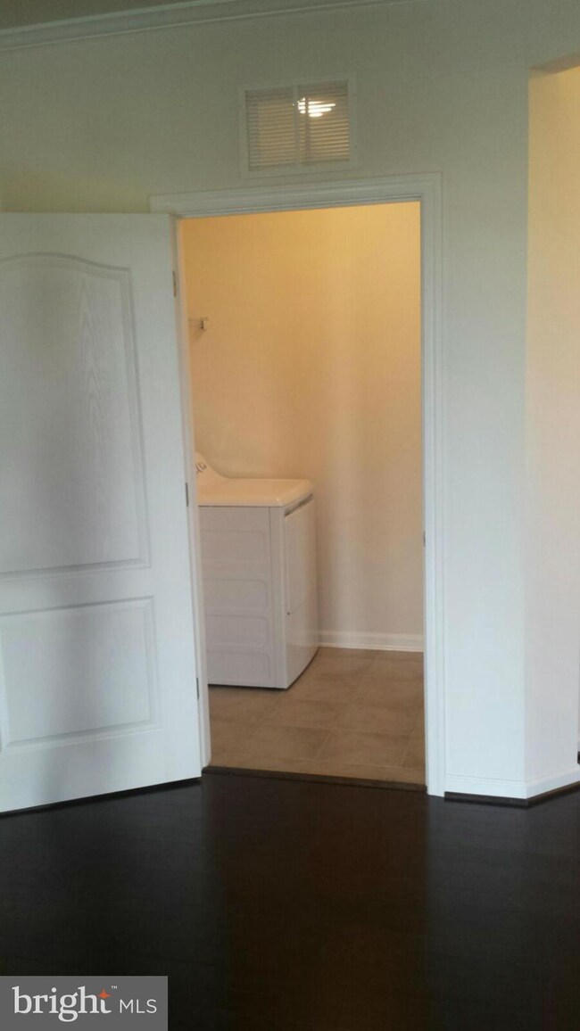 41900 Metamorphic Square unit F200, Aldie, VA 20105 - photo 6