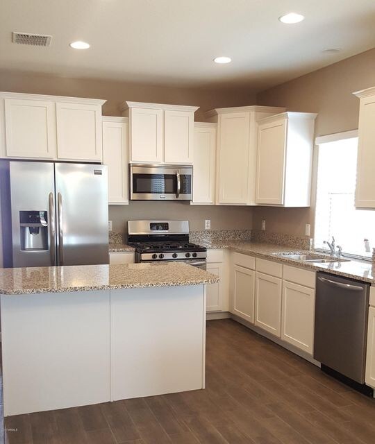 LOT 33m Kitchen
